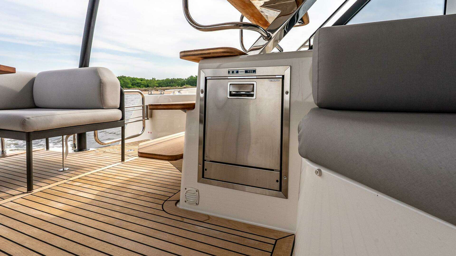 2027 Prestige M48 - Image 15
