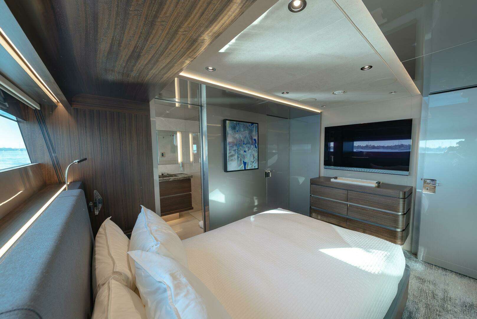 2018 Westport Raised Pilothouse - Image 28