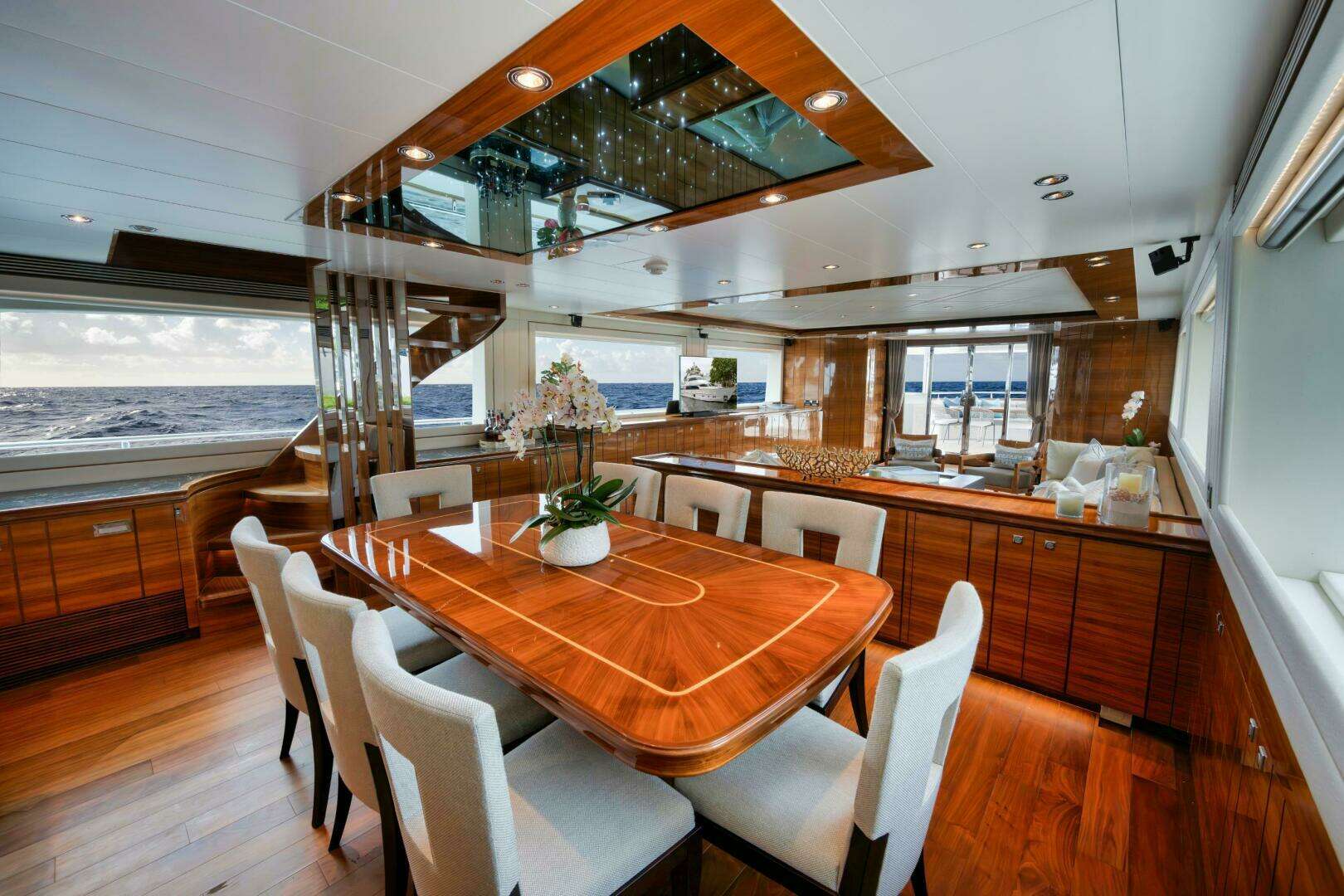 2012 Horizon P110 Tri-Deck - Image 10