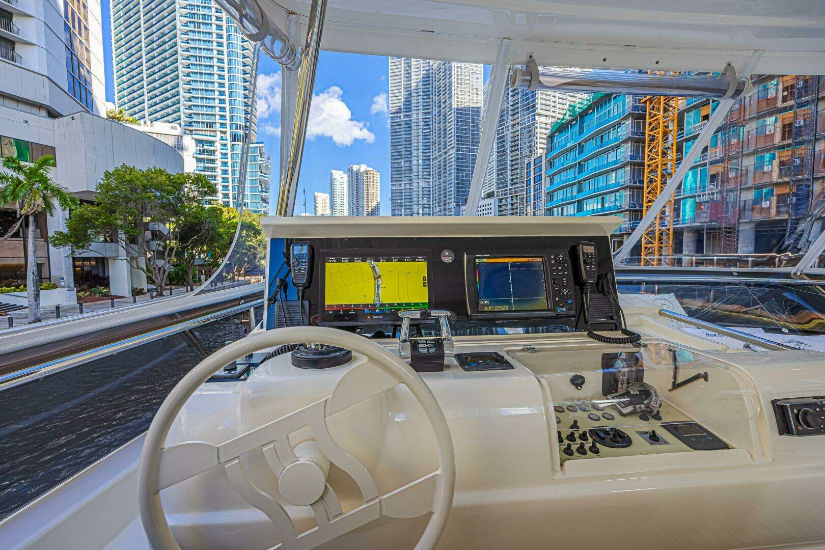 2011 Ferretti Yachts 830 - Image 15