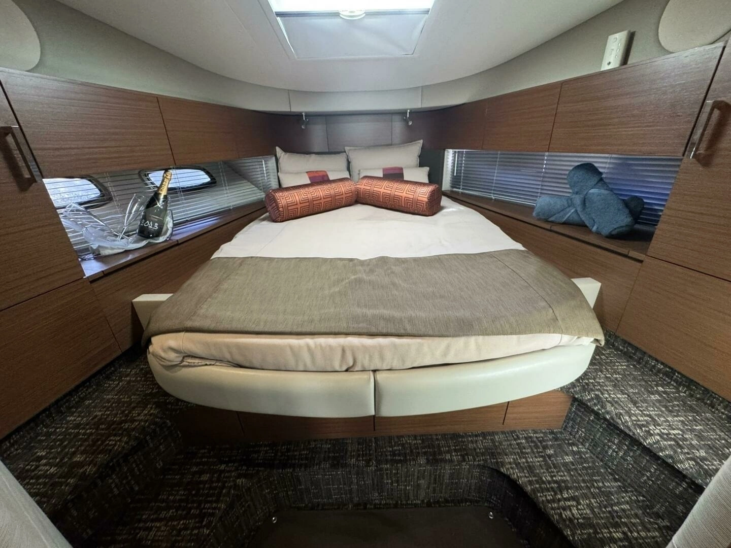 2016 Sea Ray 470 Sundancer - Image 20