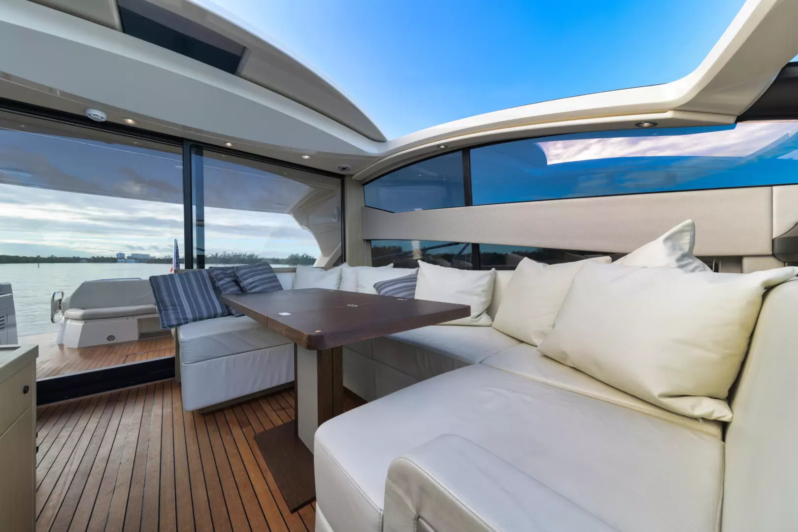 2017 Sunseeker Predator - Image 29
