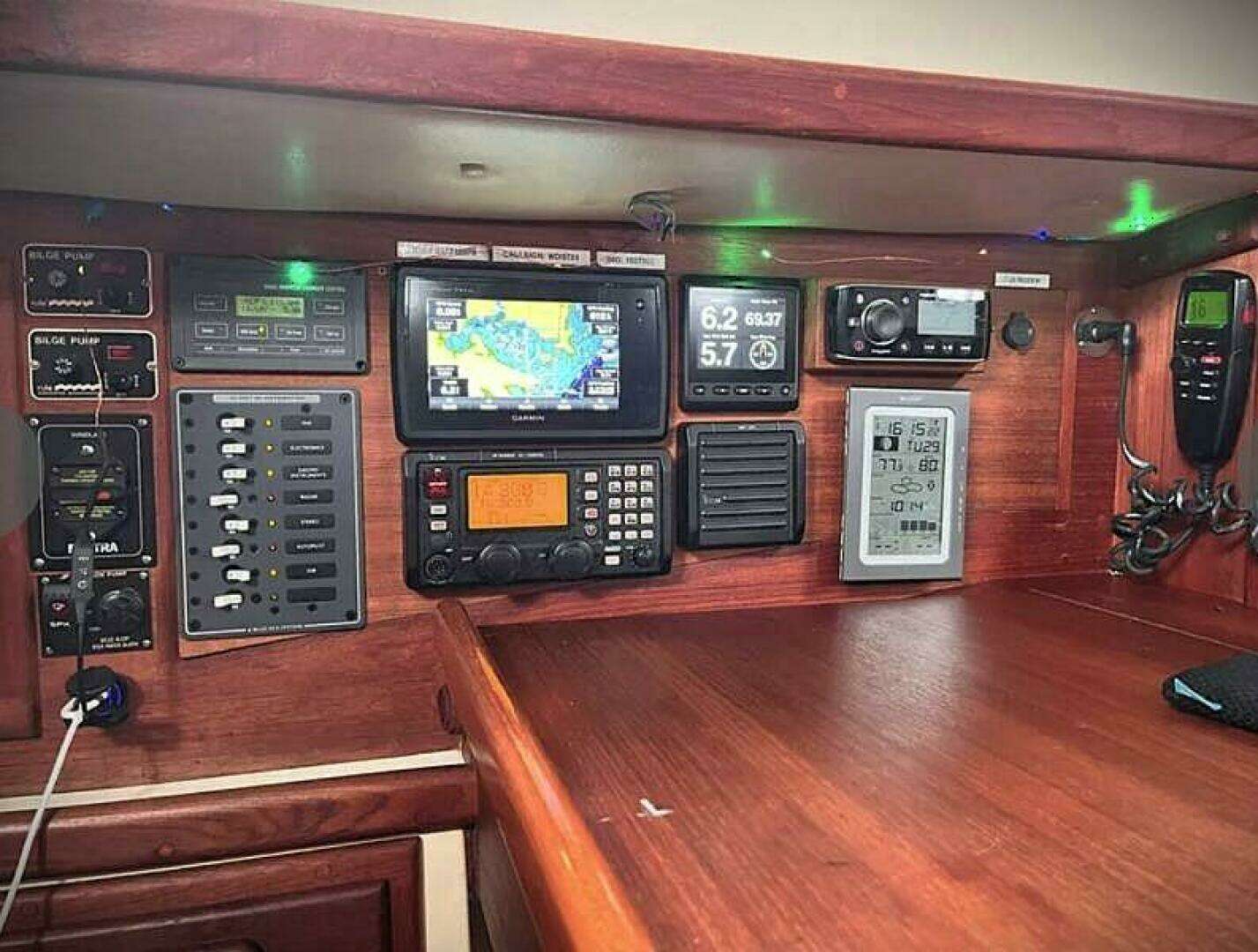 1995 Pacific Seacraft 37 - Image 5