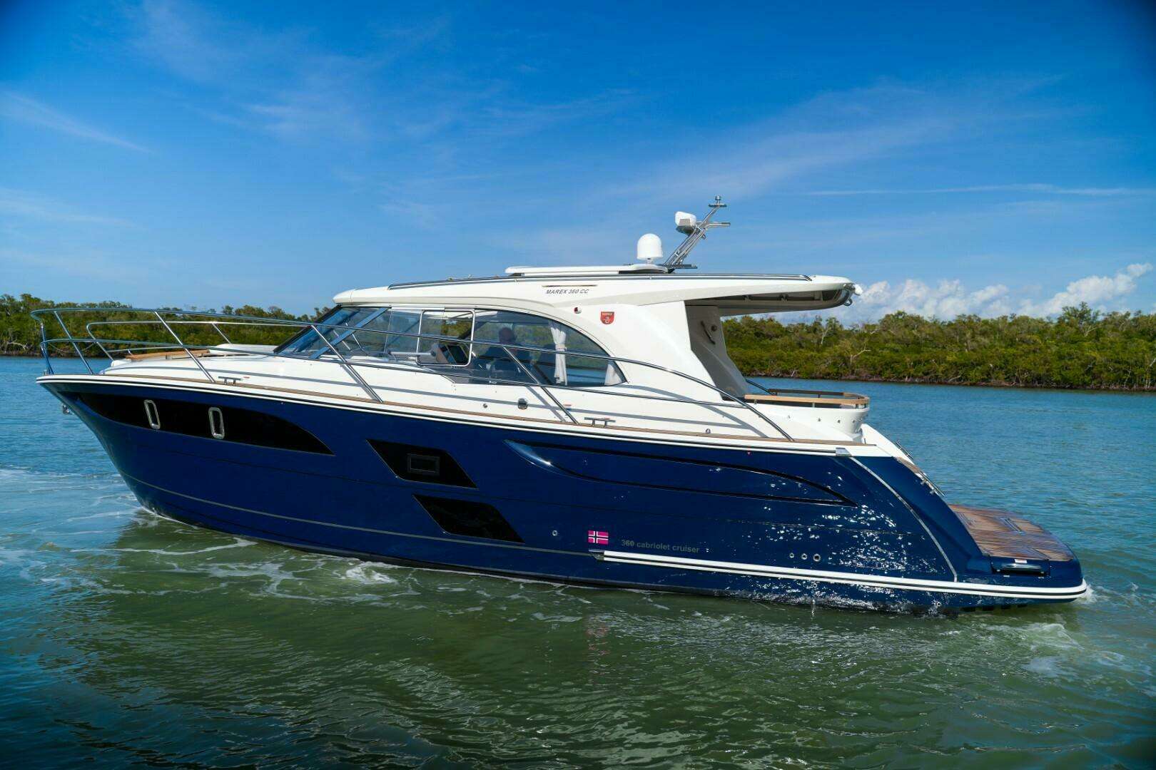 2026 Marex 360 Cabriolet Cruiser - Image 2