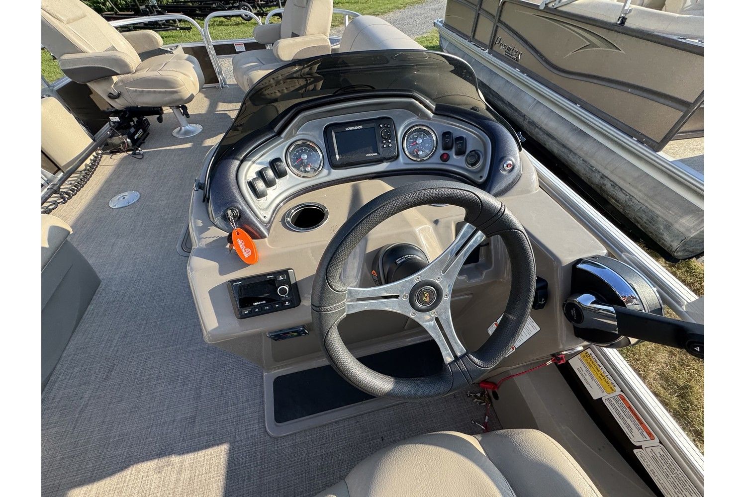 2023 Sun Tracker Sportfish 24 XP3 - 24