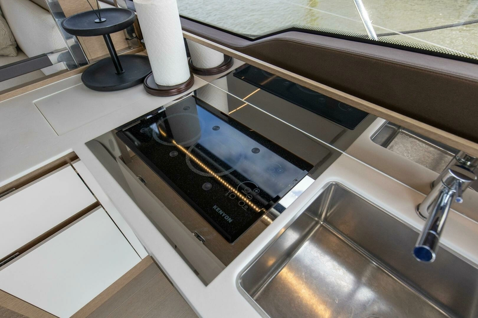 2023 Prestige 460 Flybridge - Image 41