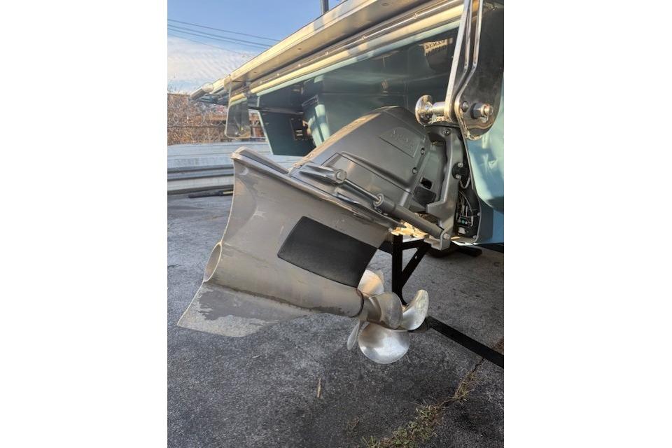 2023 Cobalt R6 Surf boat propeller and stern drive detail.