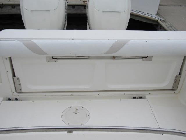 2006 Boston Whaler 32 Outrage Cuddy - 15