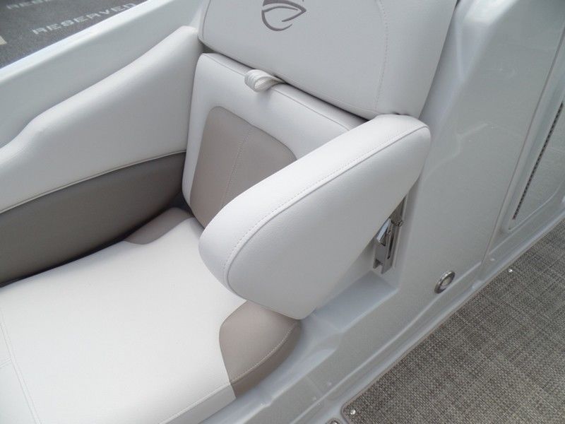 2017 Crownline Eclipse E4 - 22