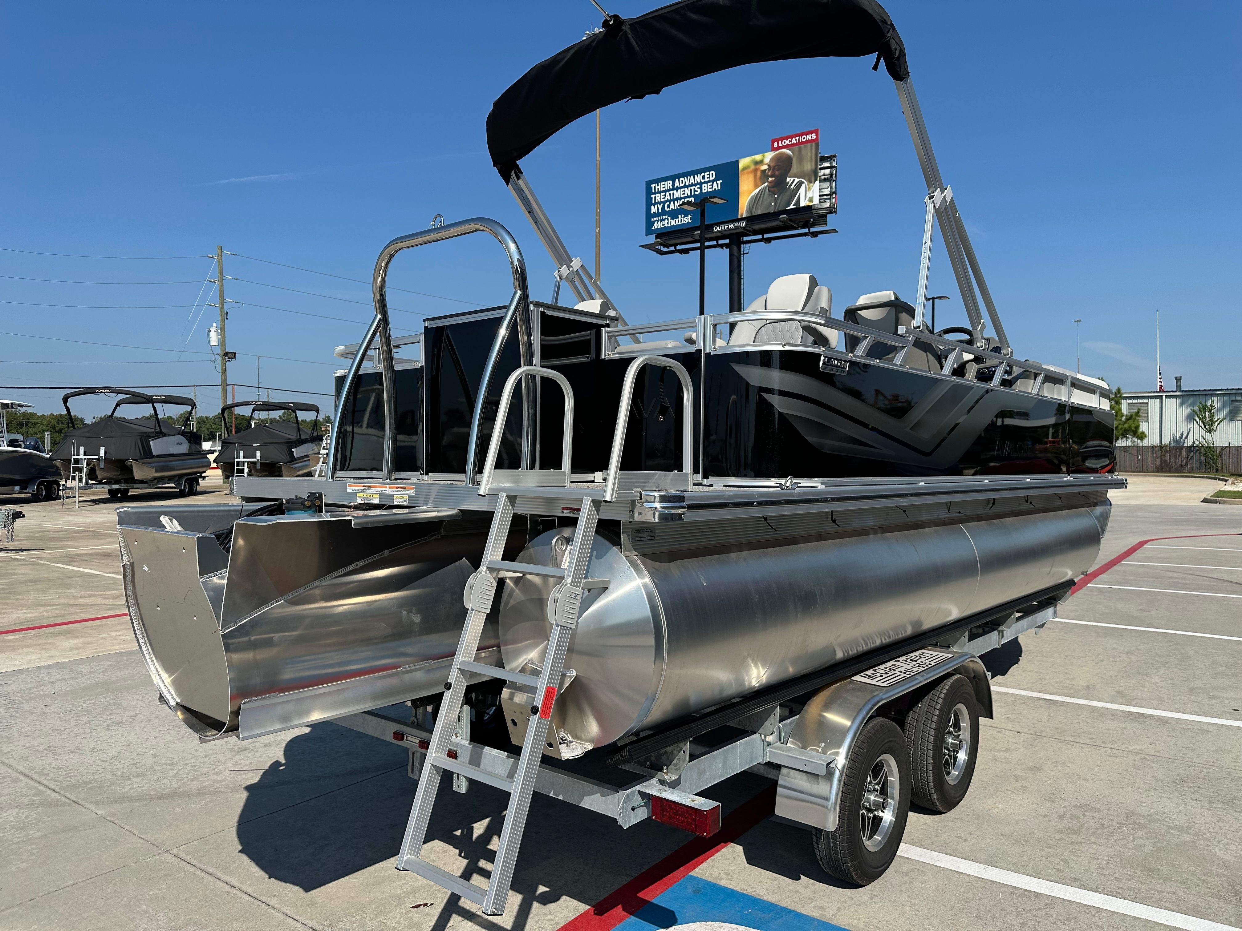 2025 Avalon Venture Rear Fish - 21' - 8