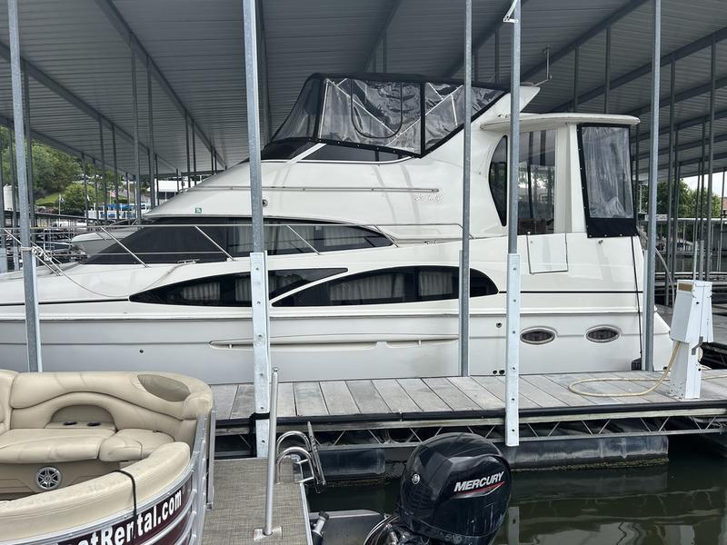 2005 Carver 396 Aft Cabin Motor Yacht