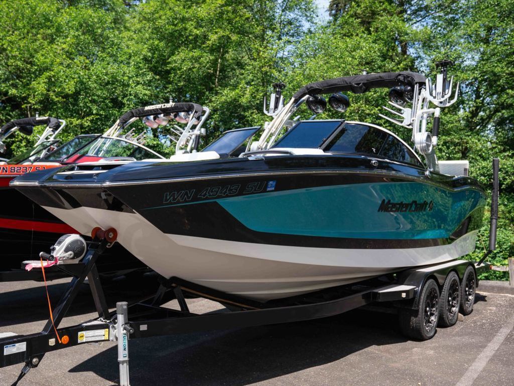 2019 MasterCraft X24 - 29
