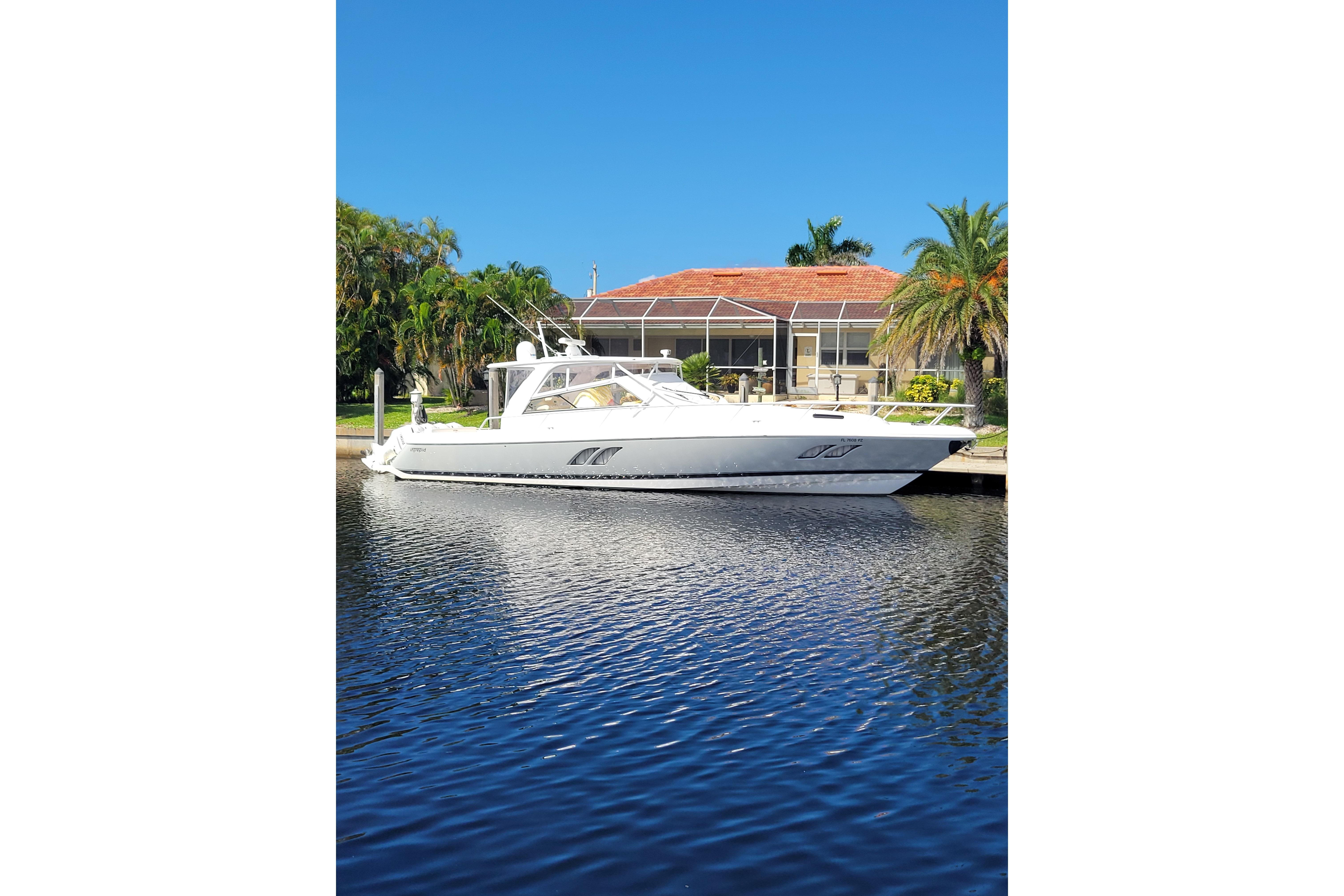2016 Intrepid 475 Sport Yacht