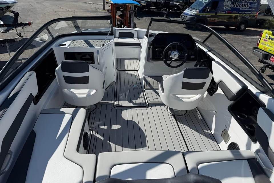 2026 Yamaha Boats 195S interior with sleek seating and modern dashboard design.