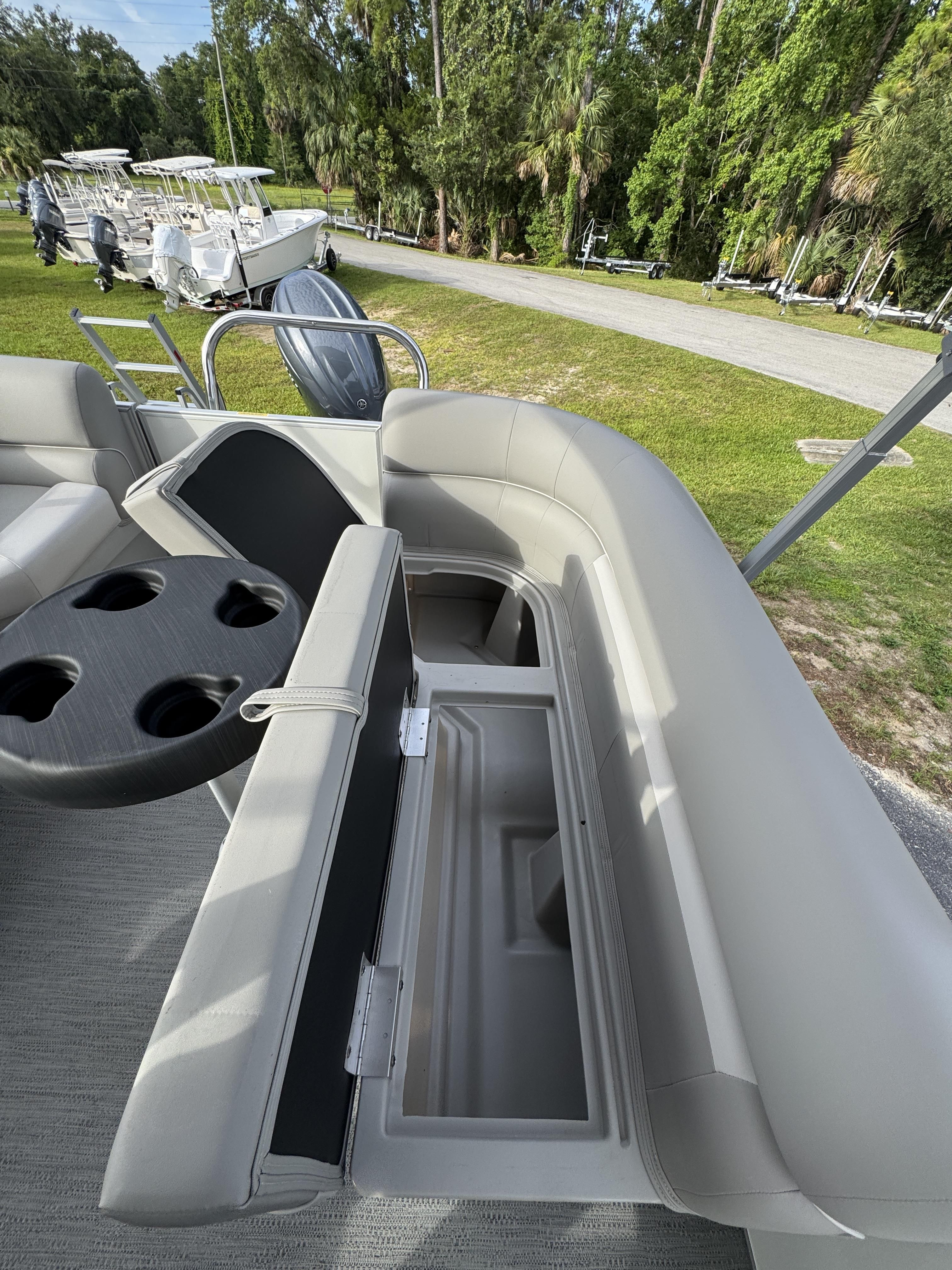 2026 Sweetwater Xperience Split Bench SW 2286 SBX Tri Toon - 40