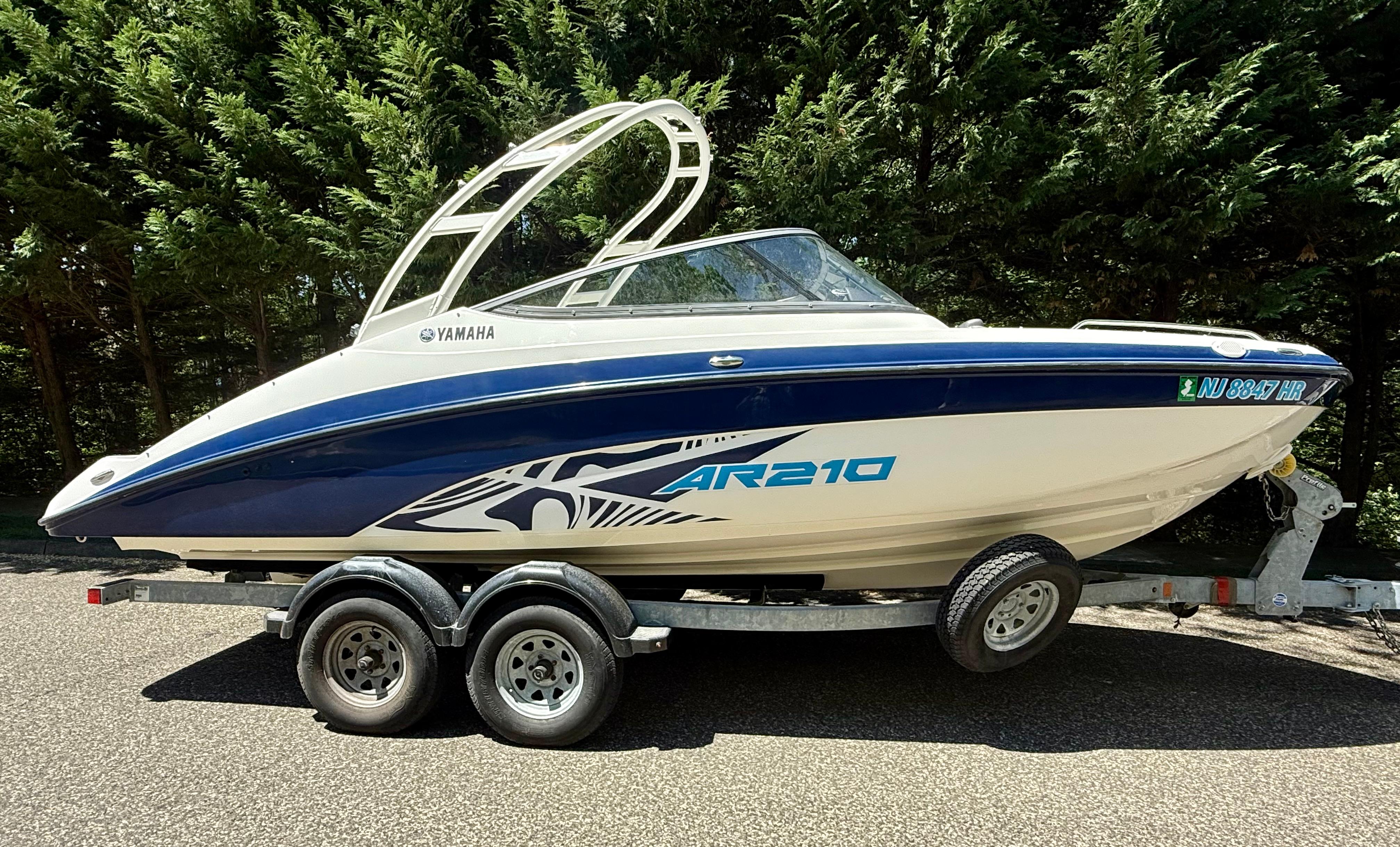 2022 Yamaha Boats AR210