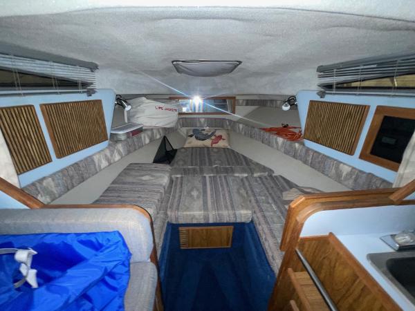 1988 Sea Ray 268 Express Cruiser - 16