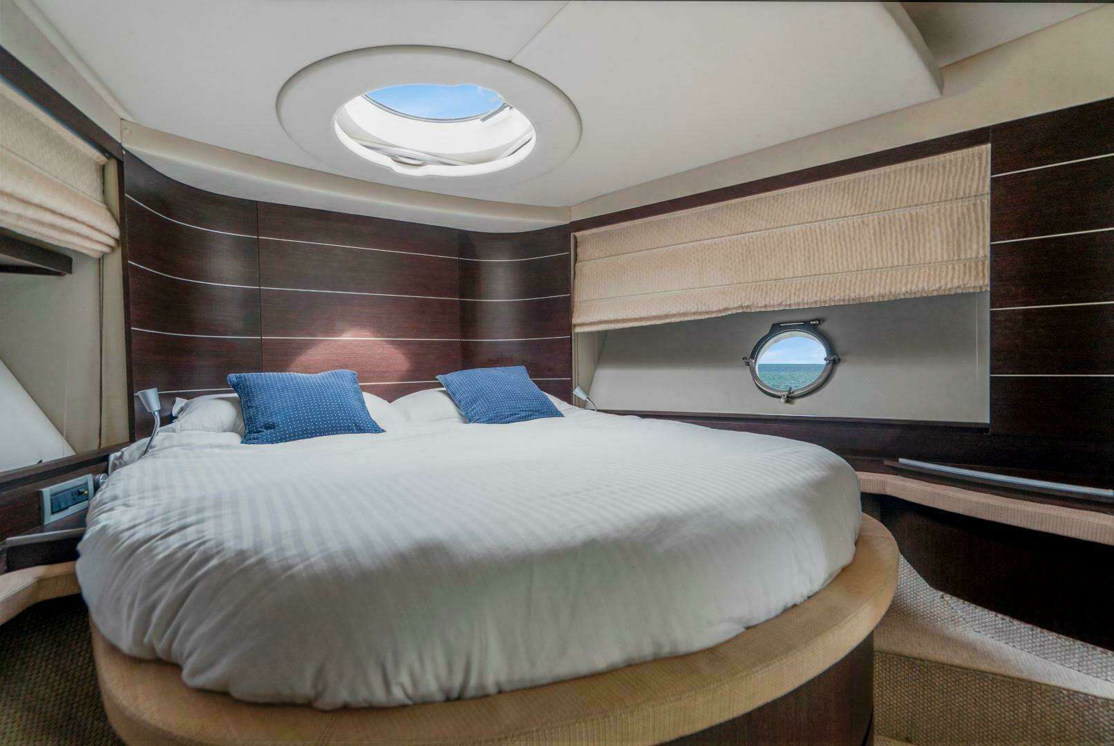 2007 Azimut 68S - Image 45