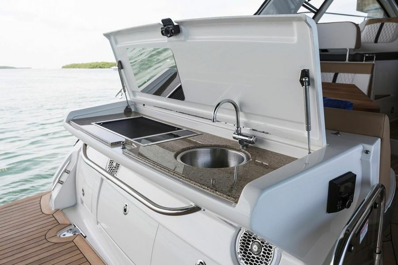 2018 Sea Ray — - Image 7