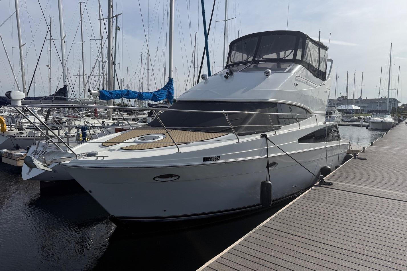 2005 Carver 33 Super Sport