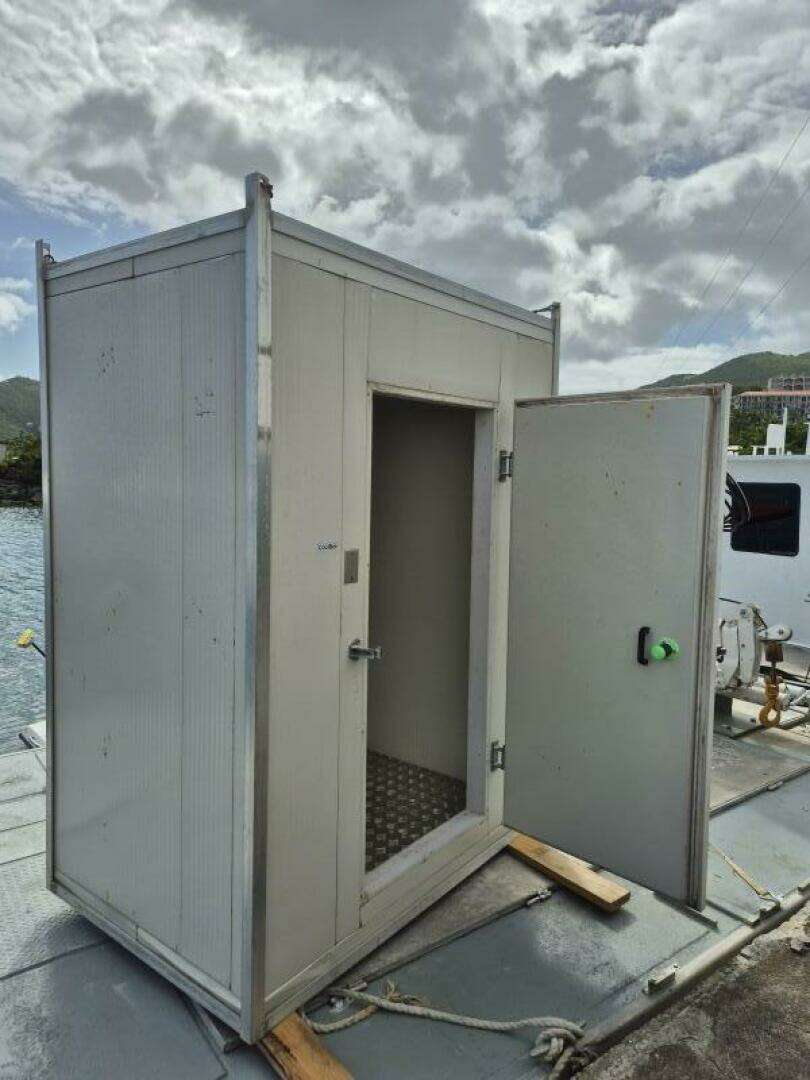 1985 Custom Aluminum Barge - Image 16