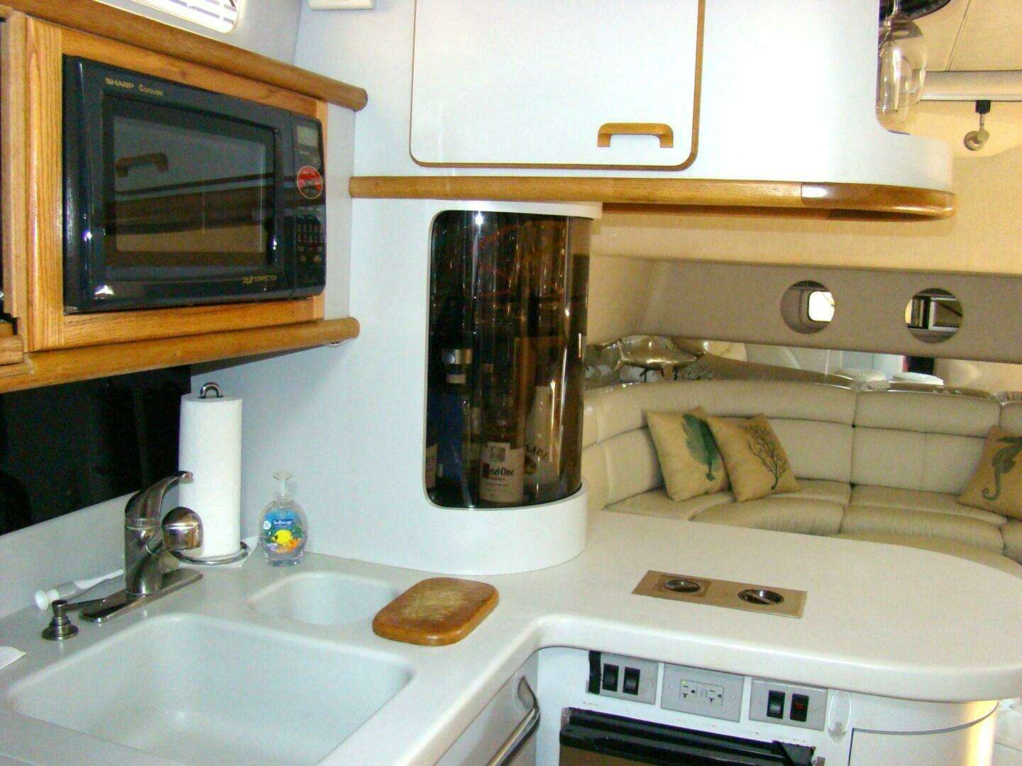 1991 Sea Ray 480 Sundancer - Image 38