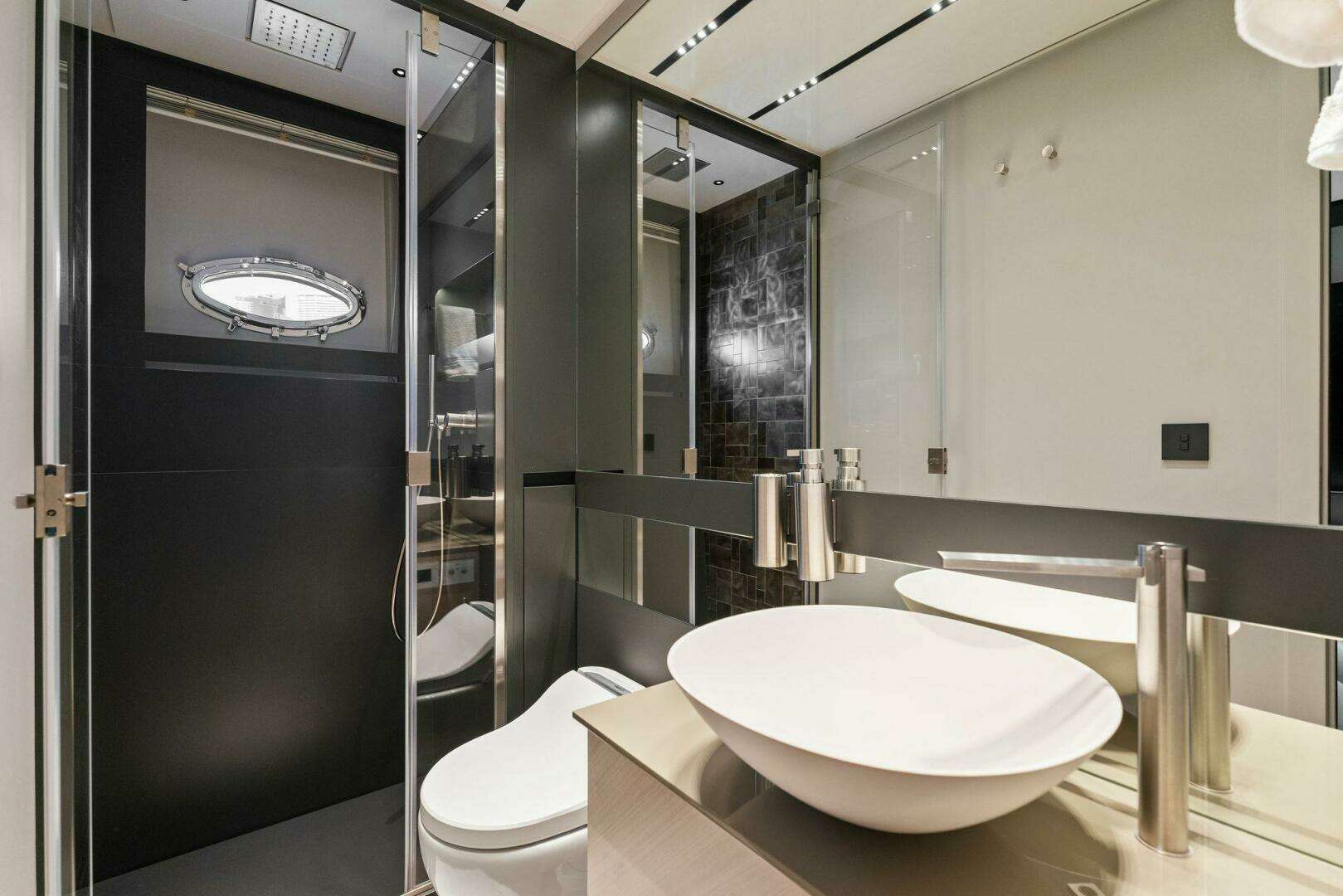 2023 Pershing GTX Motoryacht - Image 100