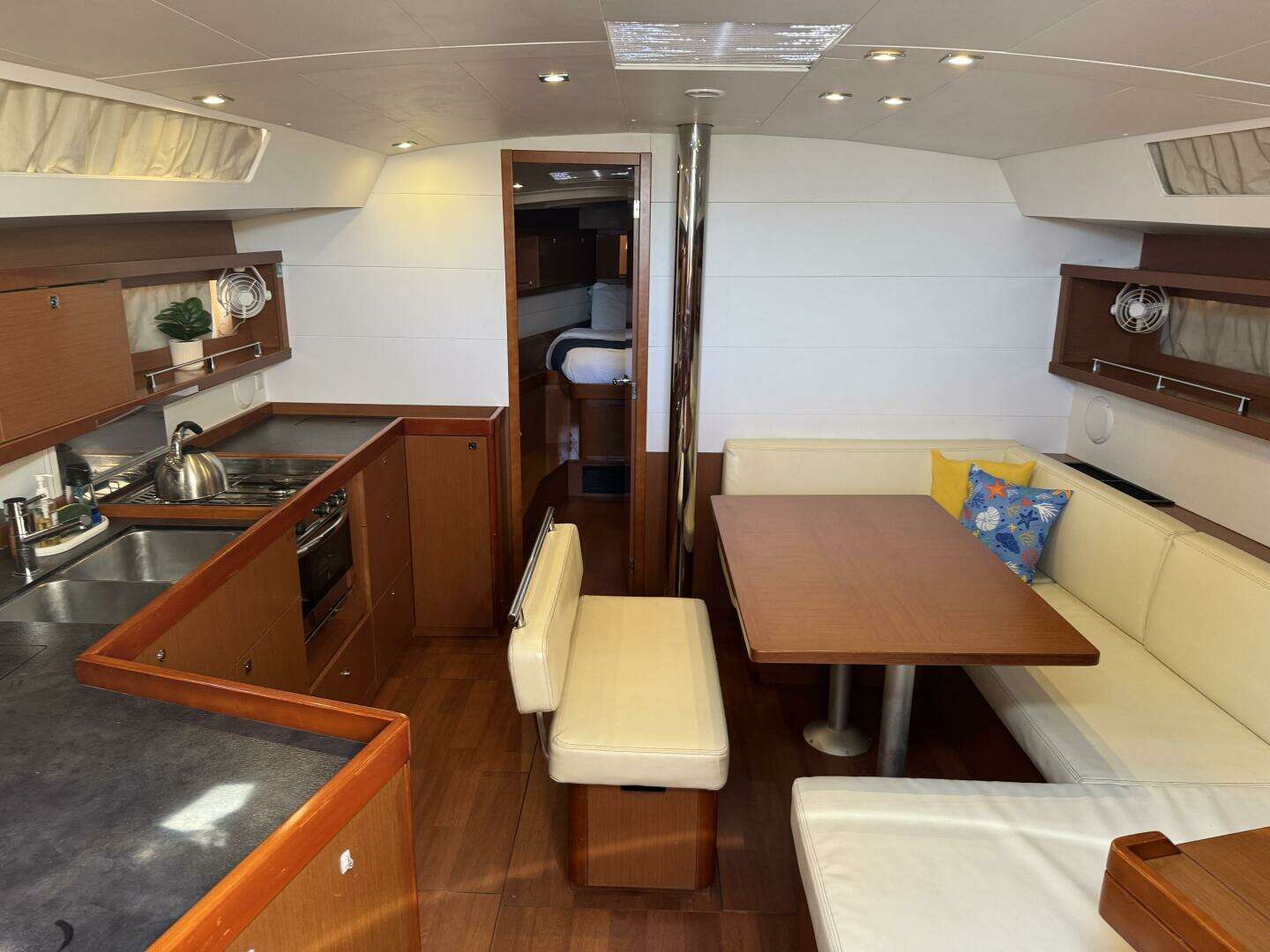 2016 Beneteau Oceanis 45 - Image 23