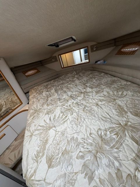 1994 Sea Ray Sundancer 370 - 12