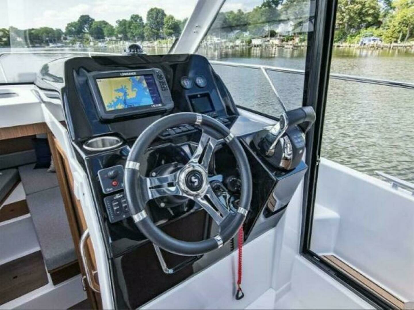 2025 Beneteau Antares 9 - Image 4