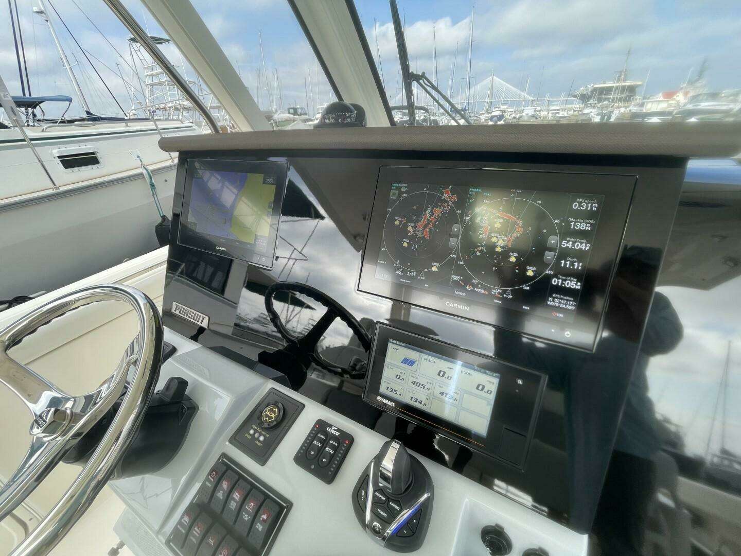 2021 Pursuit S 328 Sport - Image 19