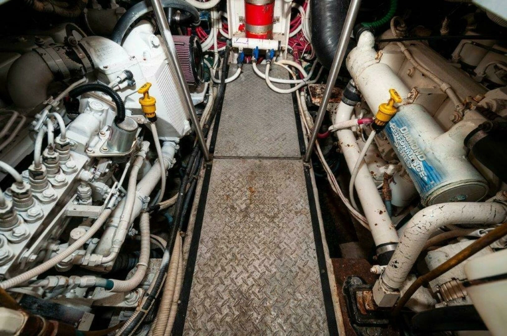 2002 Carver 444 Cockpit Motor Yacht - Image 23