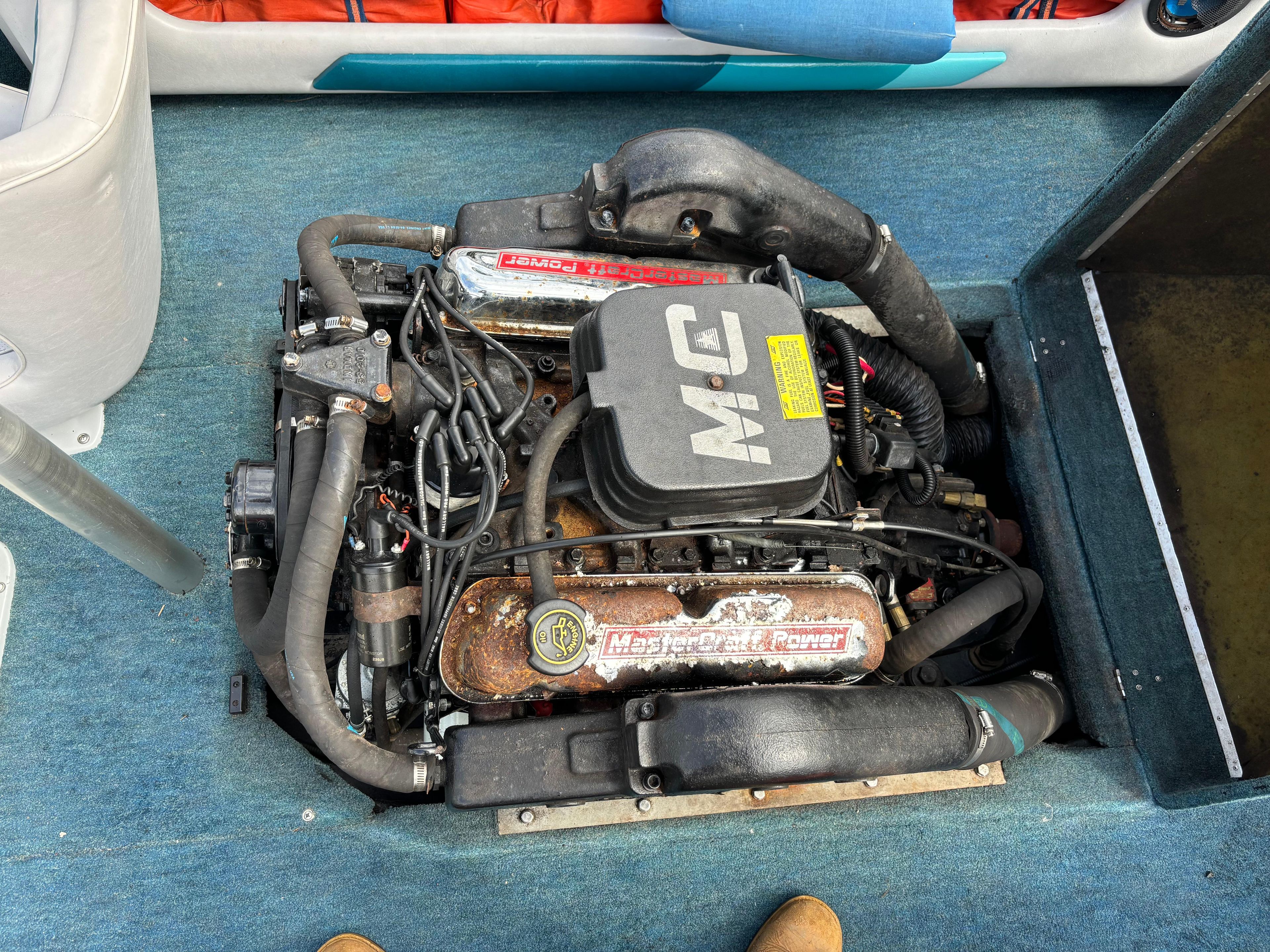 1989 MasterCraft ProStar 190 engine, detailed view, showcasing components and layout.