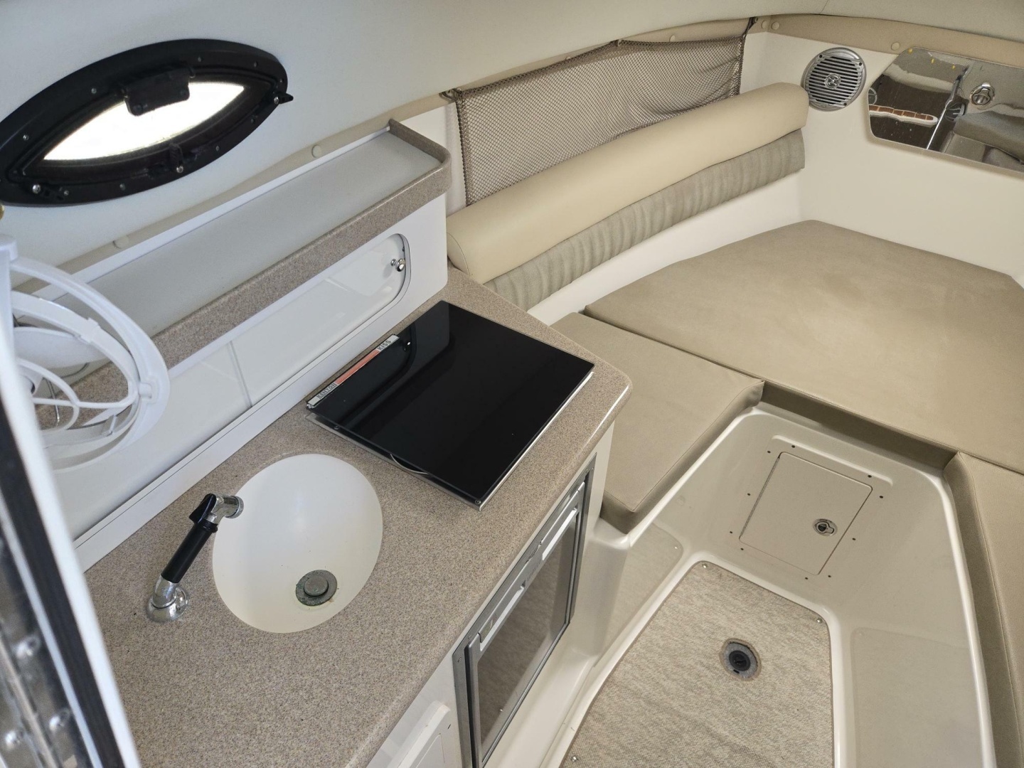 2009 Century 2400 Walkaround - Image 15