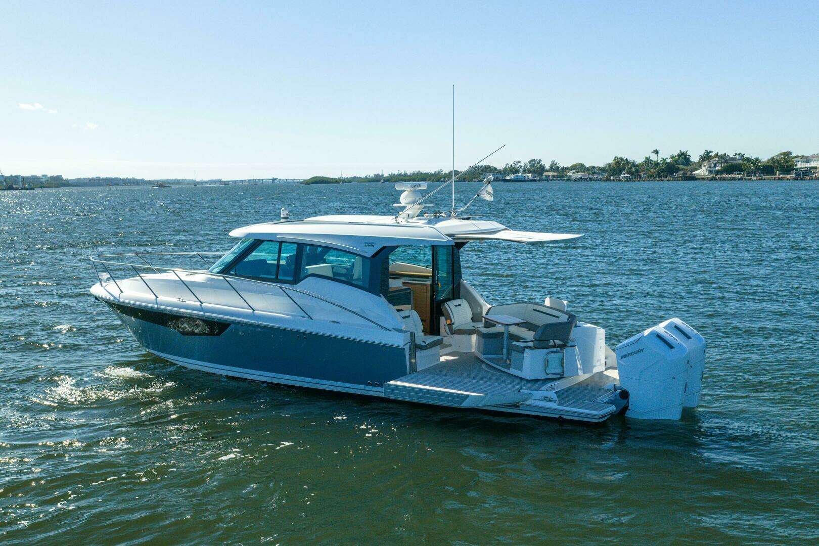2025 Tiara Yachts 43 LE - Image 4