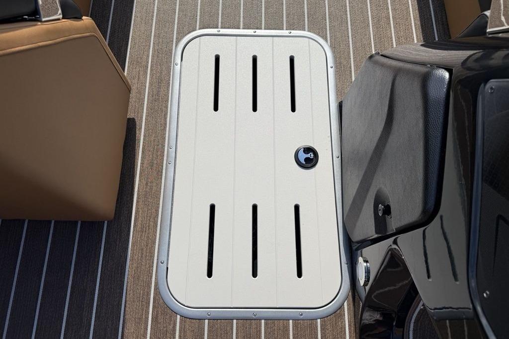 2026 Premier 250 Solaris RS CL boat deck with sleek design and modern features.