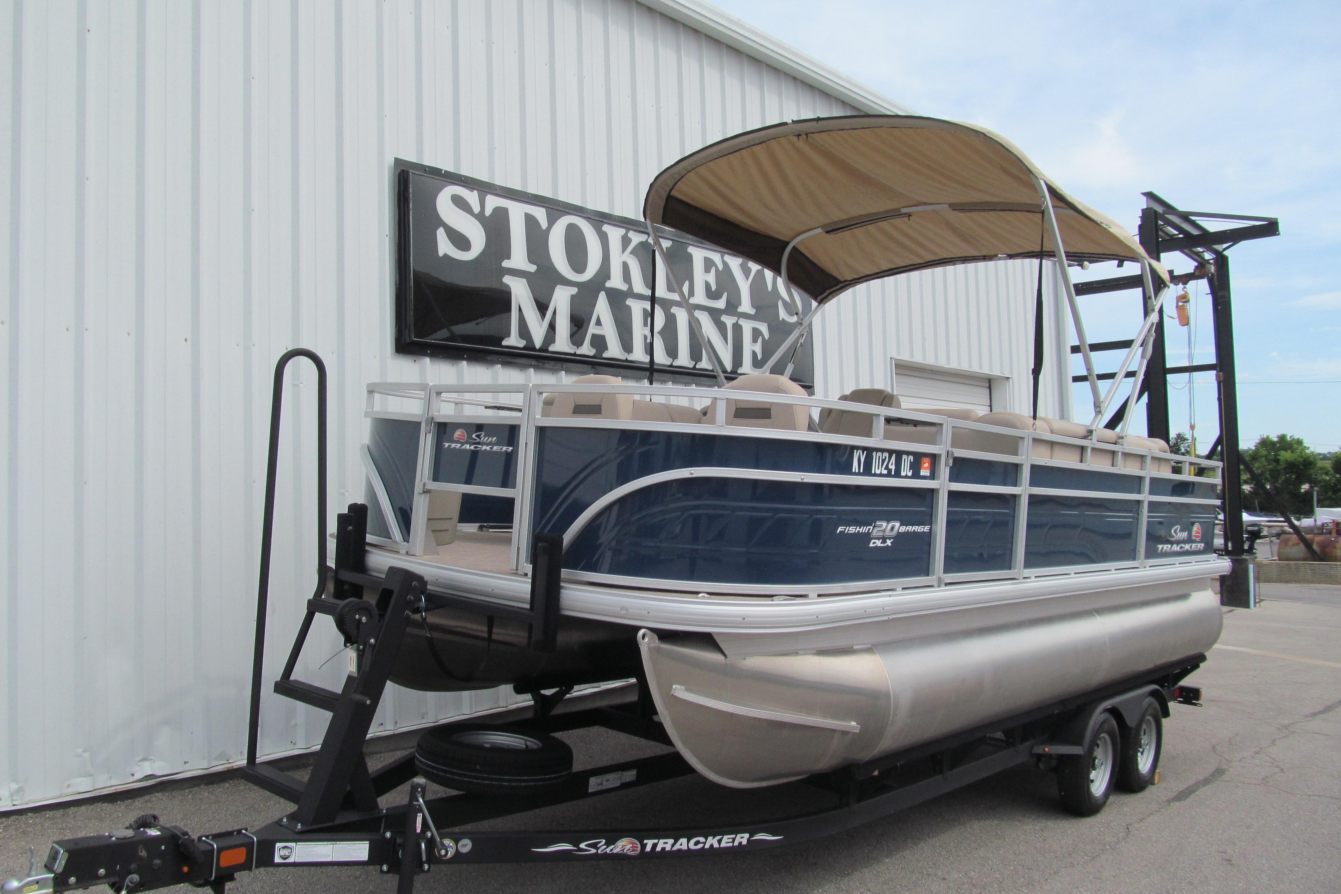 2024 Sun Tracker Fishin' Barge 20 DLX pontoon boat at Stokley's Marine.