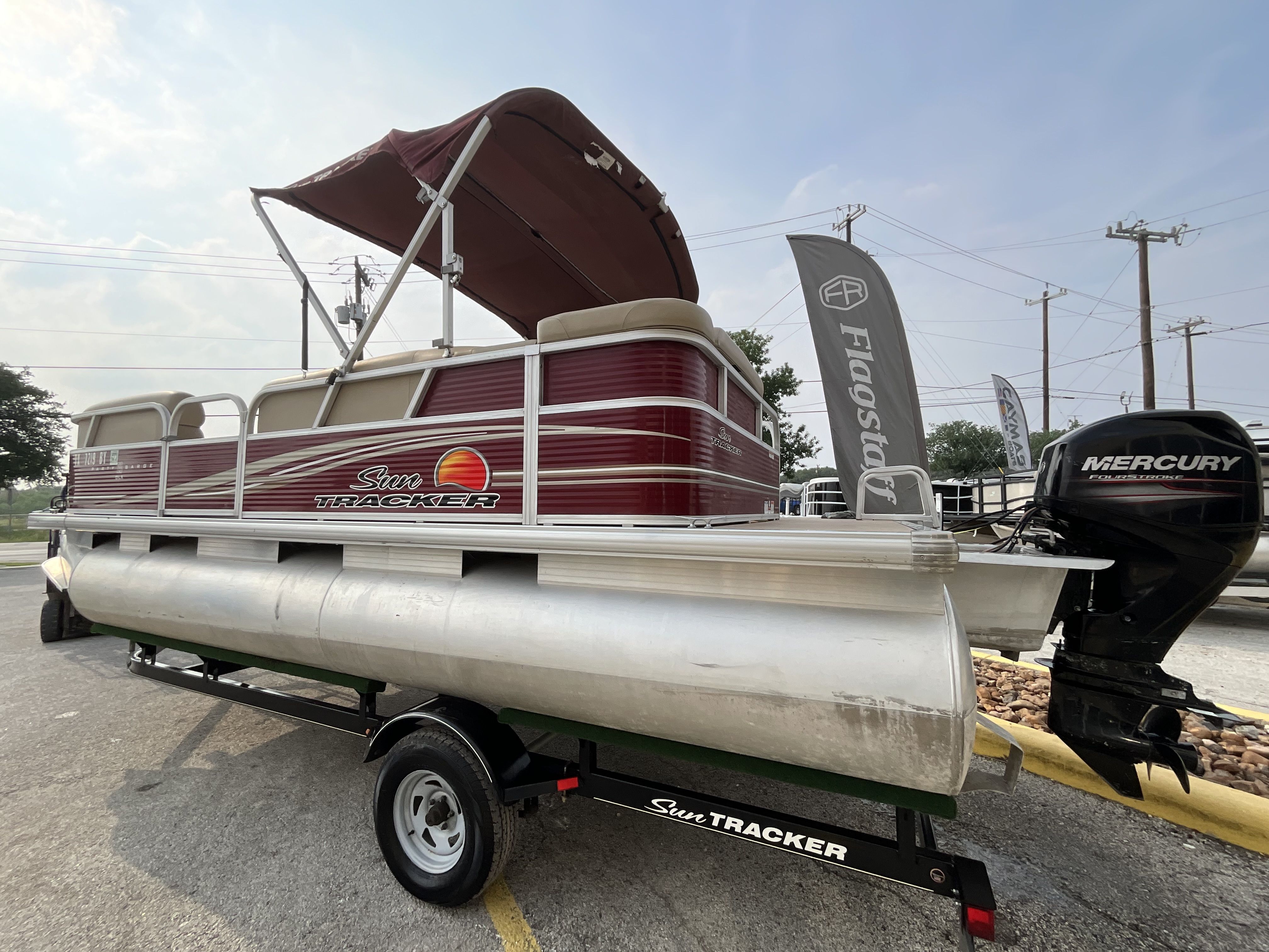 2018 Tracker Party Barge - 2