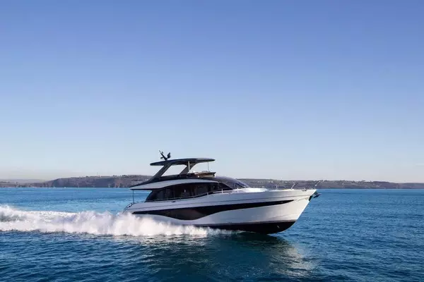 2027 Princess Y72