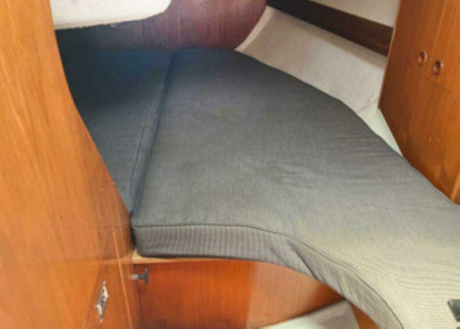 1991 Beneteau Moorings 38 - Image 3