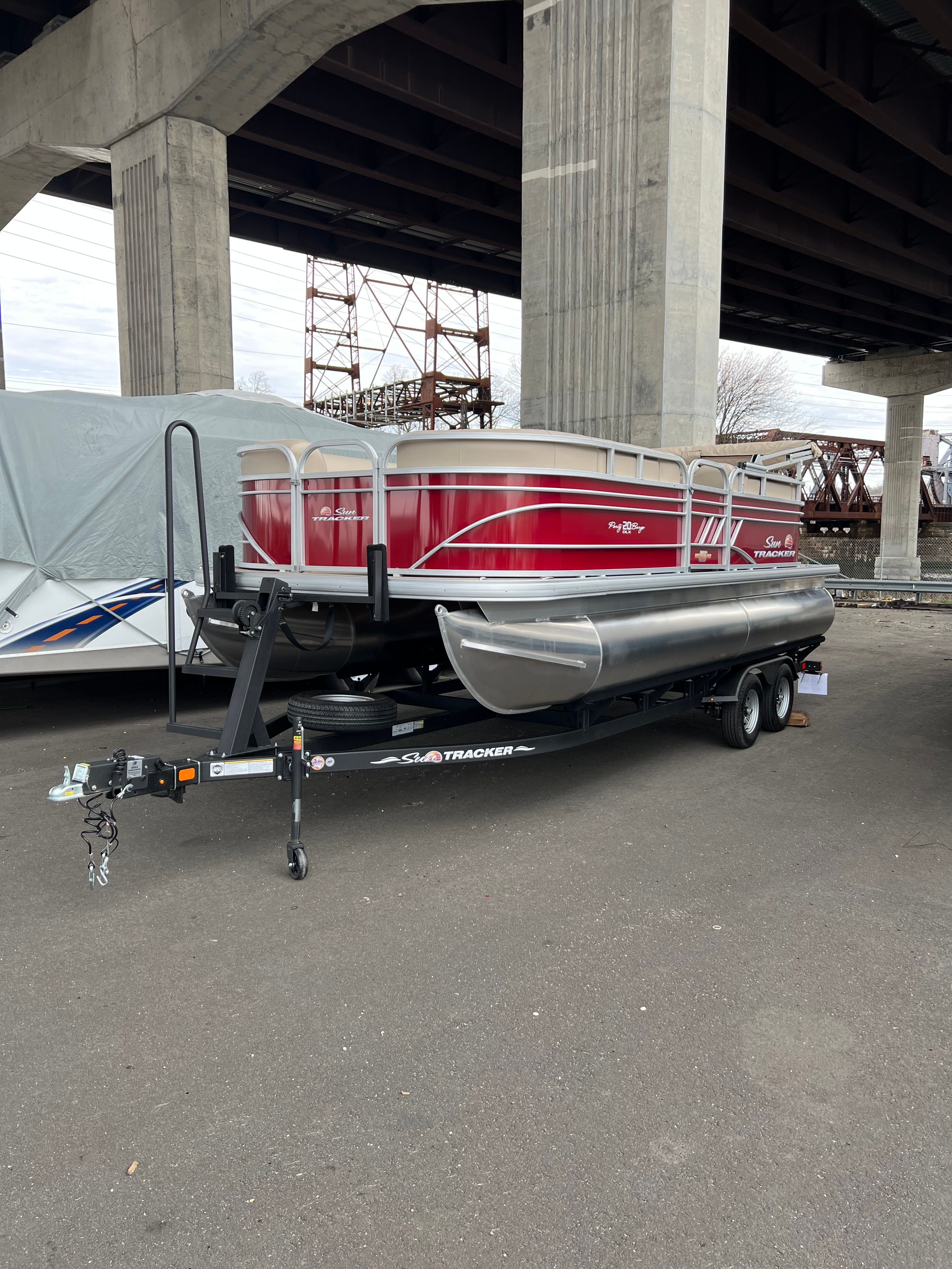 2023 Sun Tracker Party Barge 20 DLX
