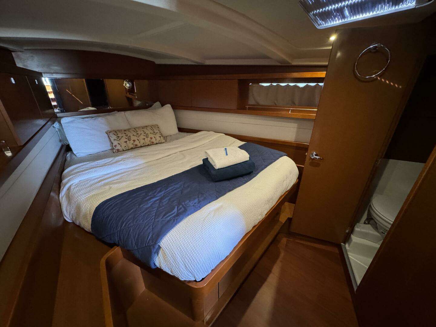 2016 Beneteau Oceanis 45 - Image 35