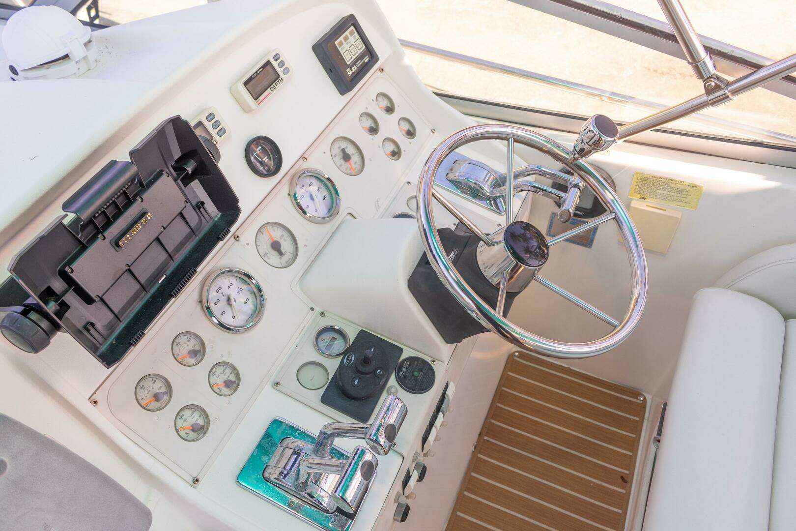 1995 Cruisers ESPRIT 3570 - Image 18