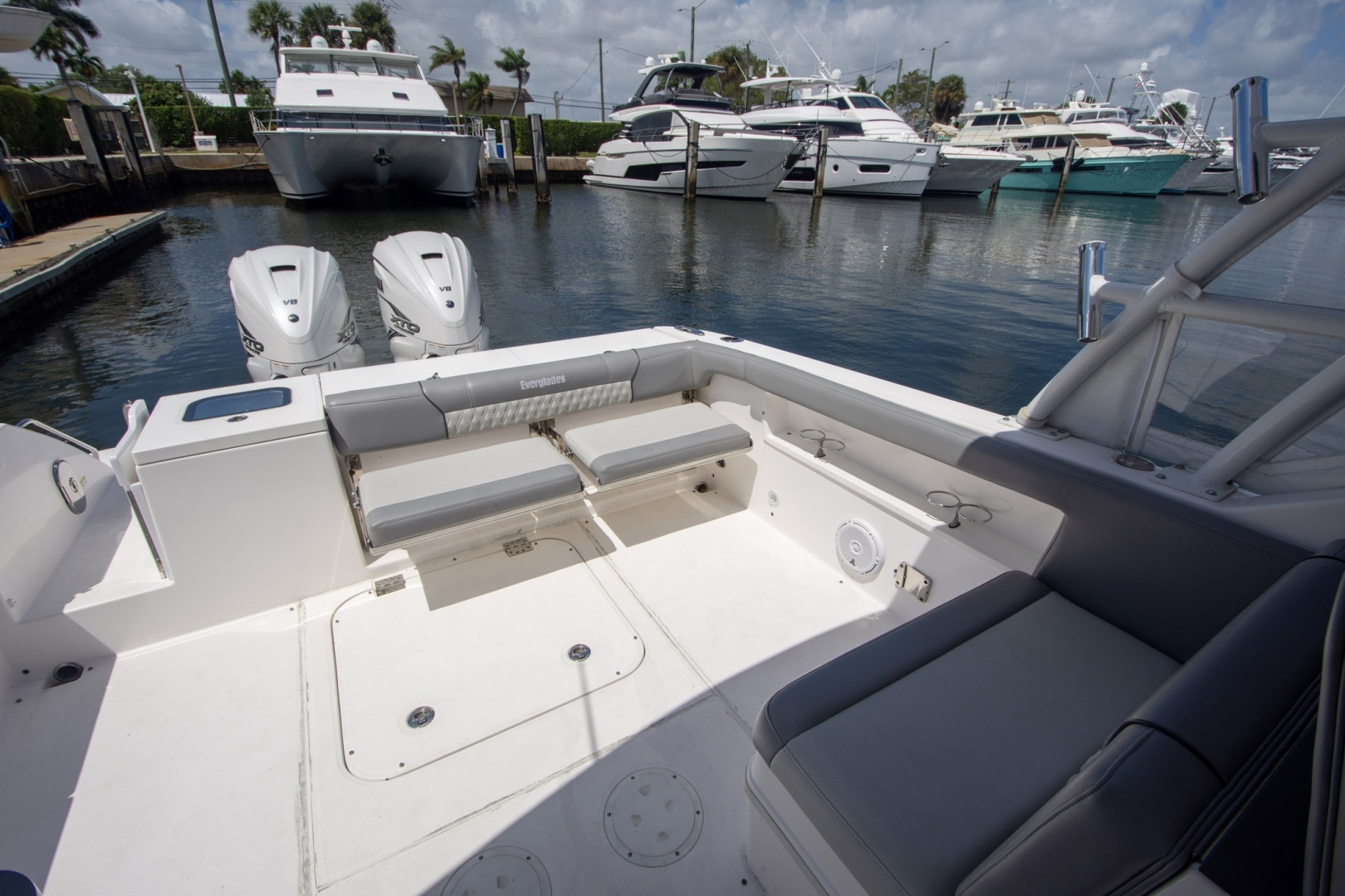 2019 Everglades 340 Dual Console - Image 42