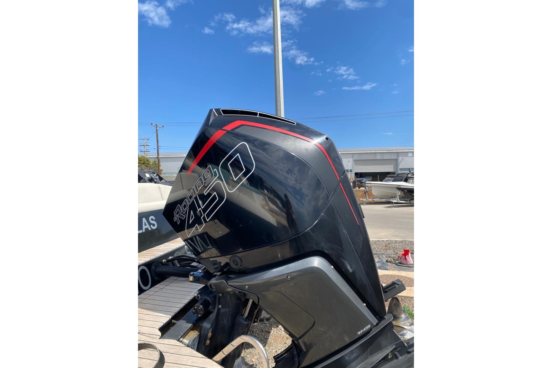 Outboard motor of a 2021 Technohull Explorer 40, featuring a Racing 450 engine.