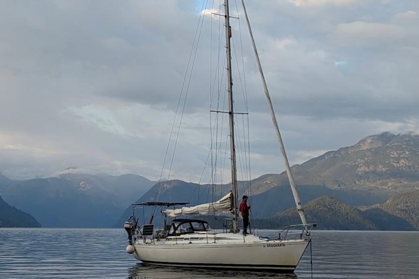 1985 Beneteau First 375