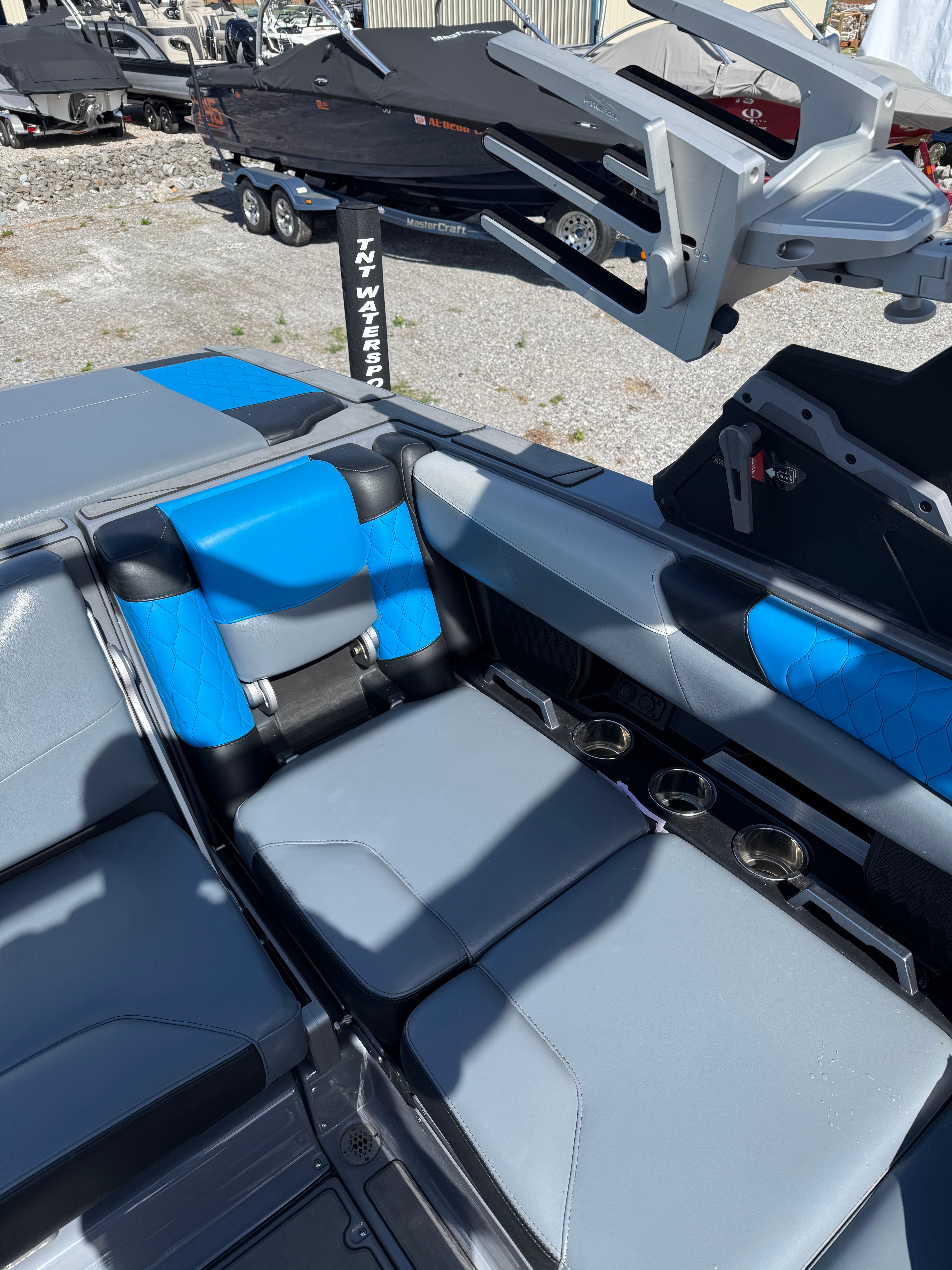 2021 MALIBU M220 - Image 7