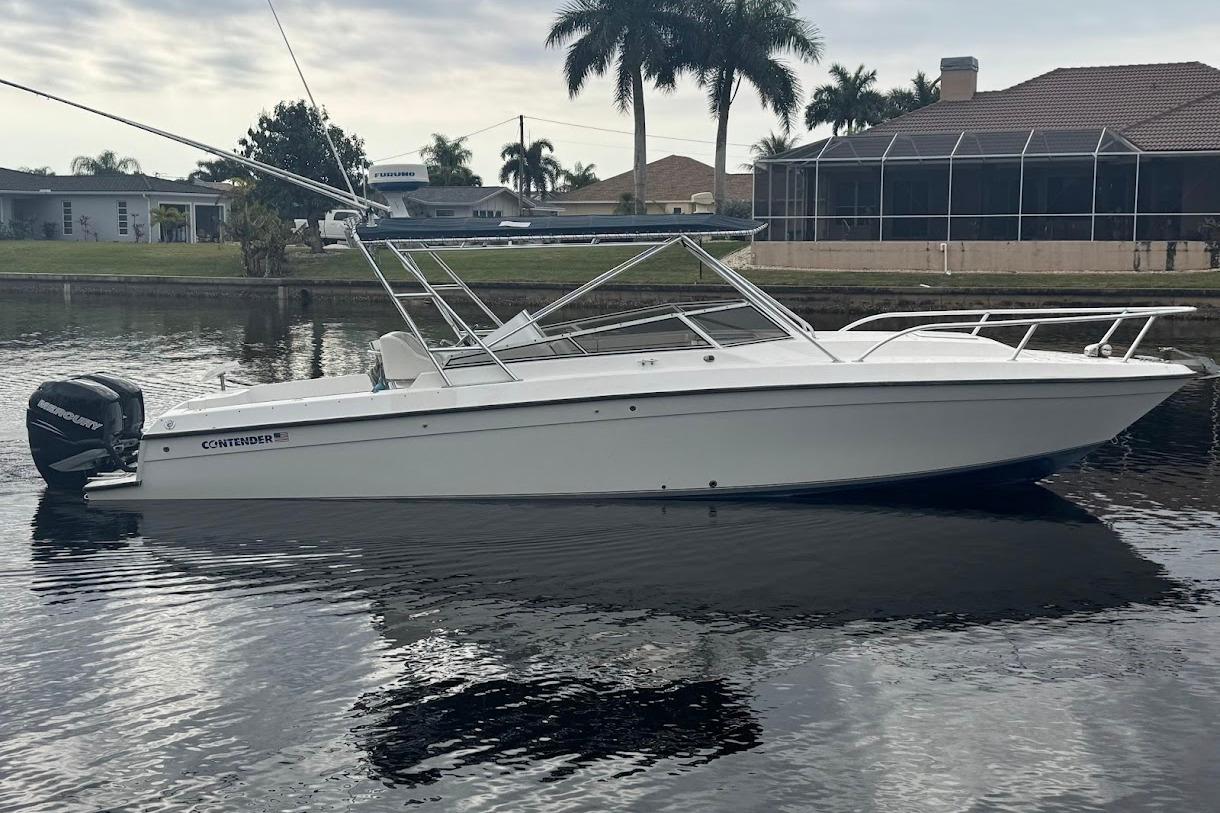 2001 Contender 35 Side Console