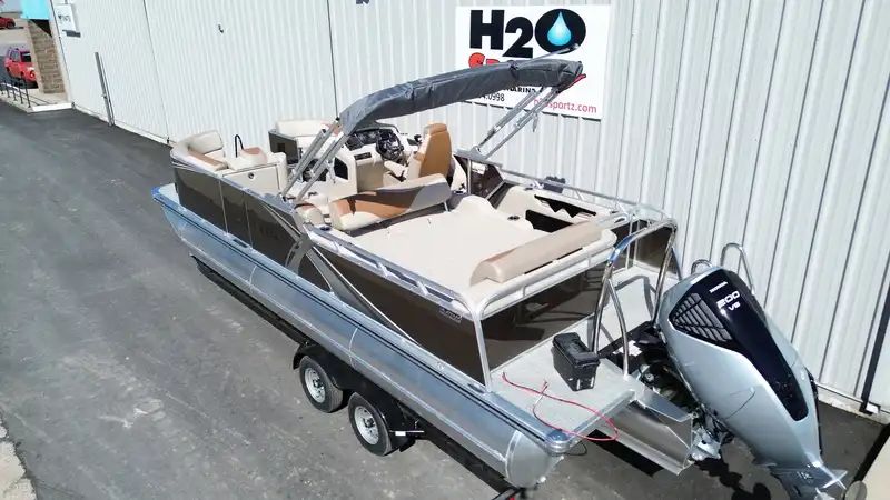 2026 Avalon LSZ Versatile Rear Lounger 23FT - 3