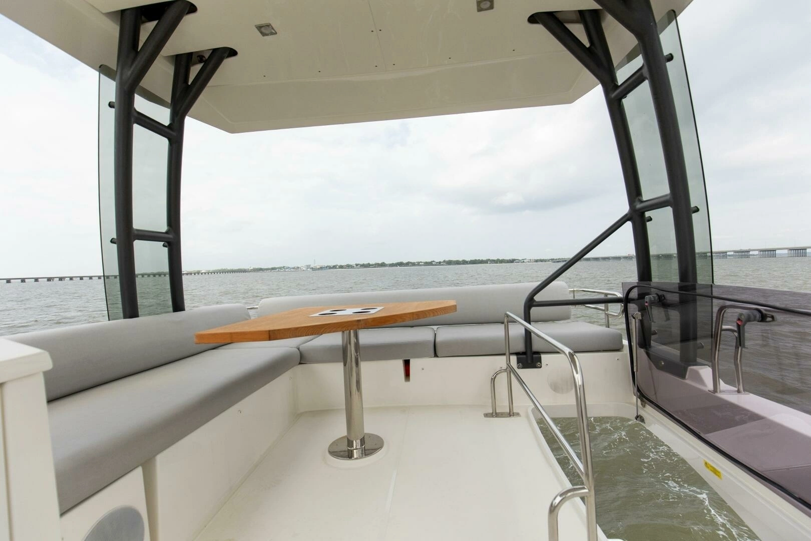 2023 Prestige 460 Flybridge - Image 37